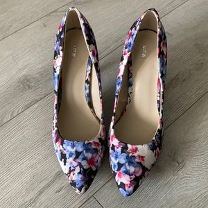 Floral print heels